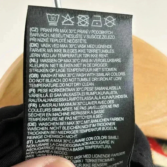 NWT Esqualo Leopard Print Tie Neck Blouse Red/Black Size‎ 6 Career Flirty - Picture 8 of 8